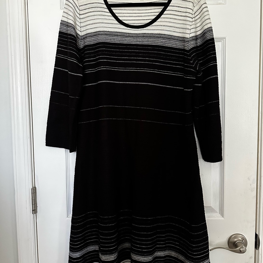 EUC Nine West Black and White Knit A-Line Dress